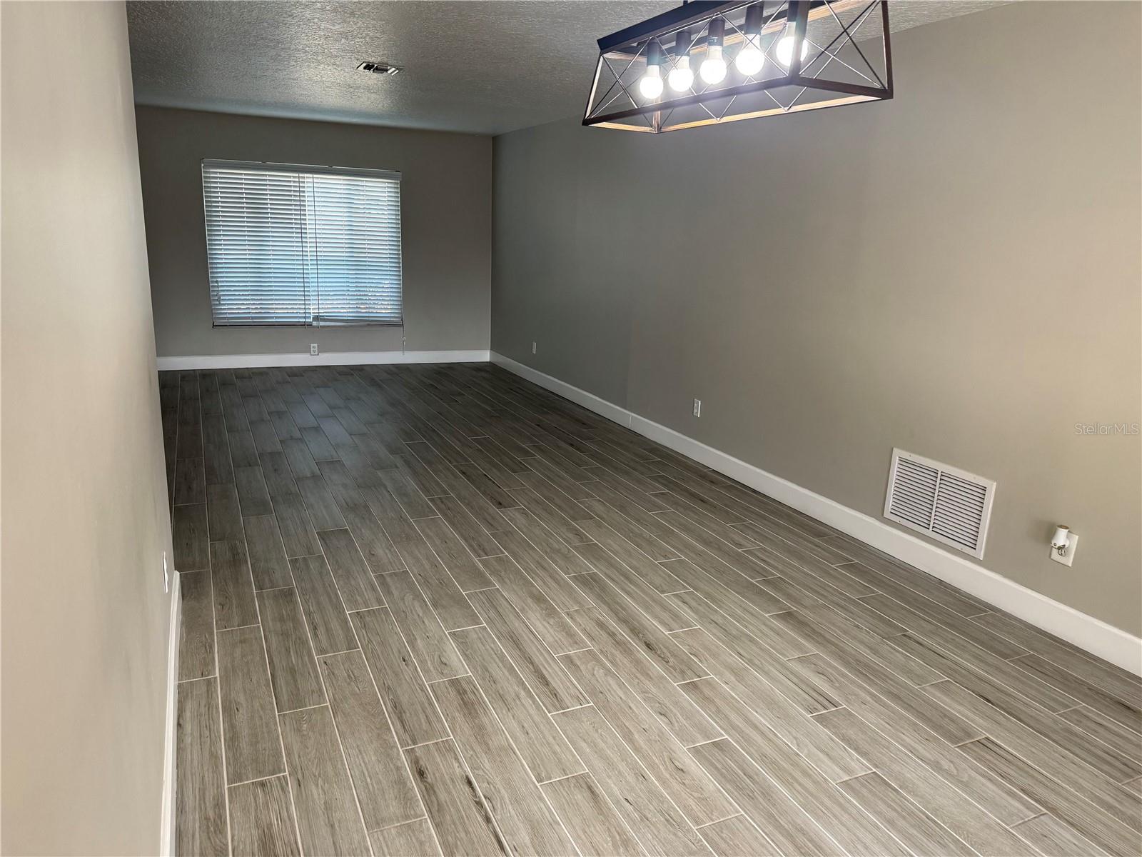 Image 26 of 60 For 1652 Palm Hill Drive