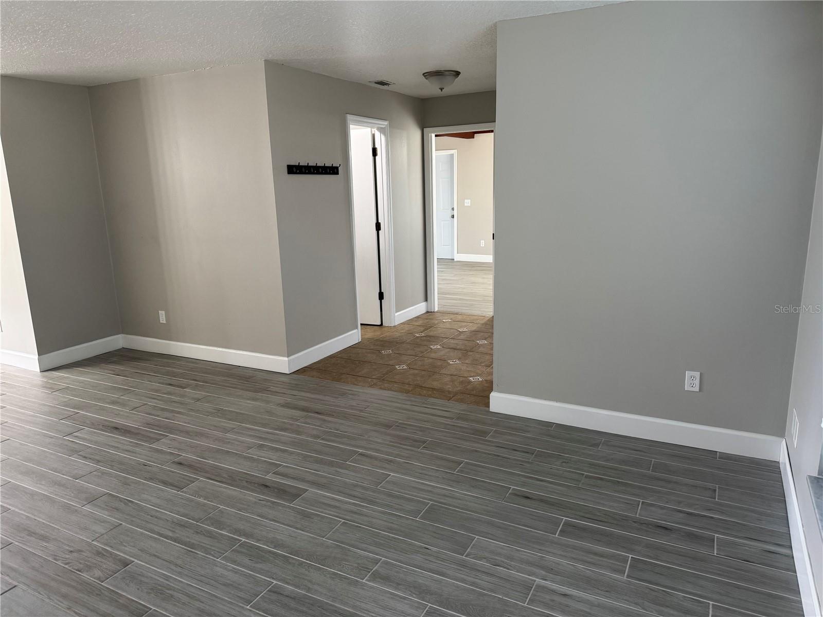 Image 36 of 60 For 1652 Palm Hill Drive