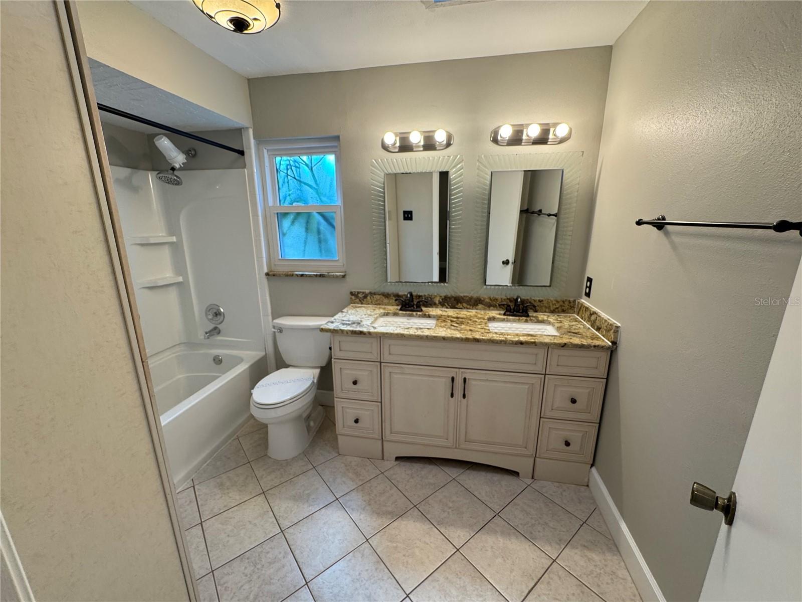 Image 41 of 60 For 1652 Palm Hill Drive