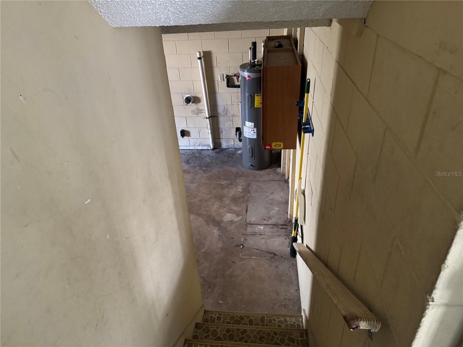 Image 52 of 60 For 1652 Palm Hill Drive