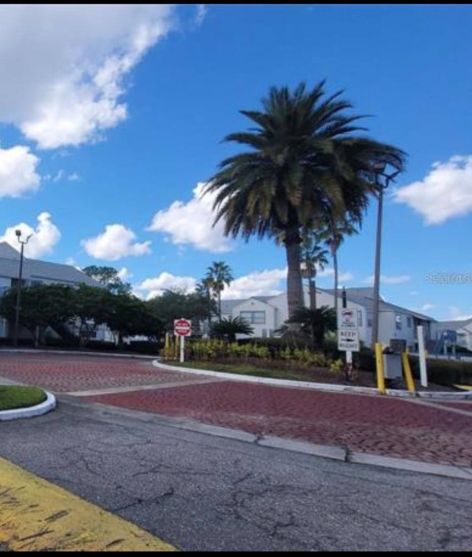 Image 2 of 9 For 2532 Woodgate Boulevard 205