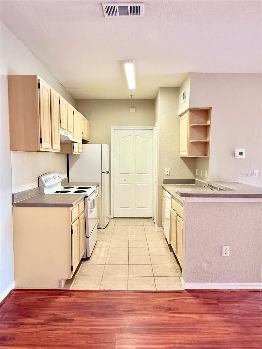 Image 7 of 37 For 8911 Legacy Court 207