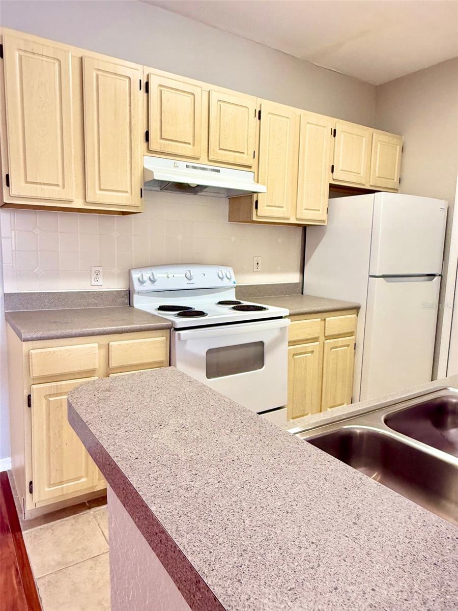 Image 8 of 37 For 8911 Legacy Court 207