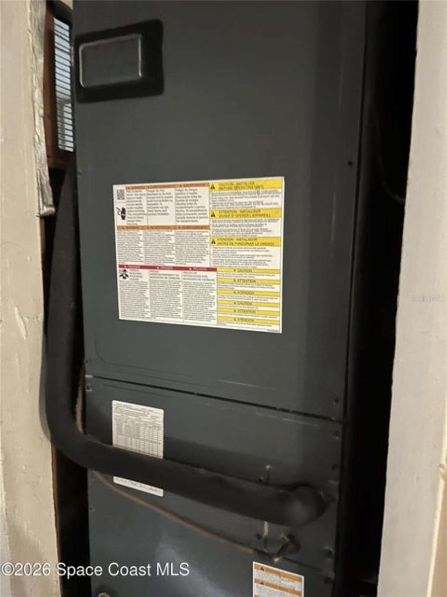 Image 4 of 10 For 1380 Shelly Place