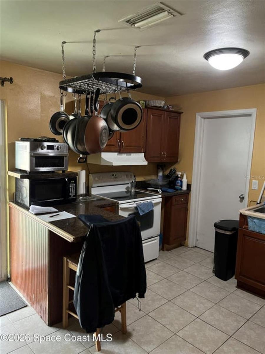 Image 6 of 10 For 1380 Shelly Place