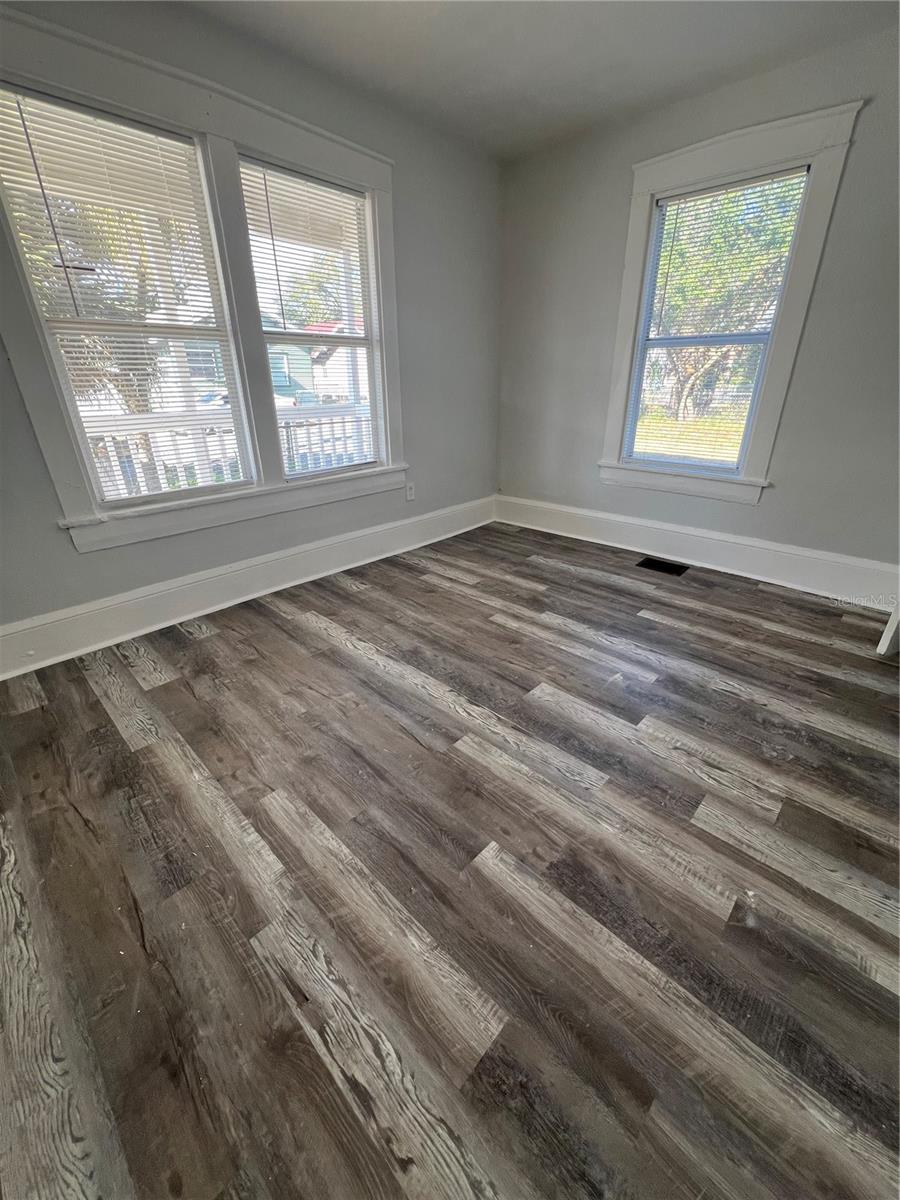 Image 10 of 12 For 209 Taylor Avenue 1