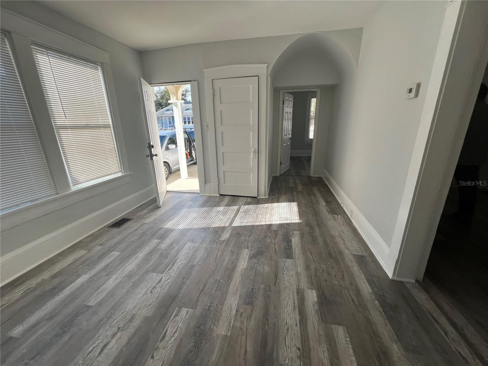 Image 4 of 12 For 209 Taylor Avenue 1