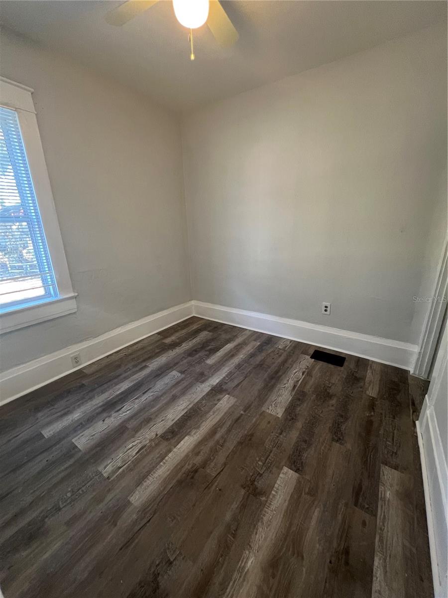 Image 8 of 12 For 209 Taylor Avenue 1