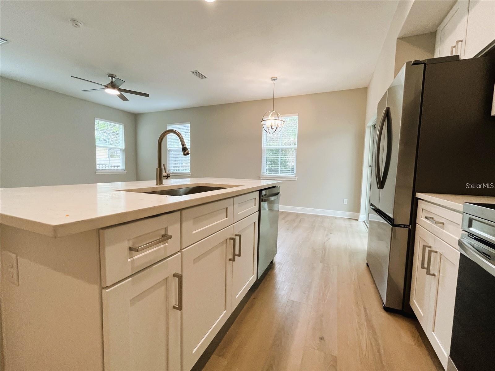 Image 11 of 27 For 2220 Bumby Avenue 120