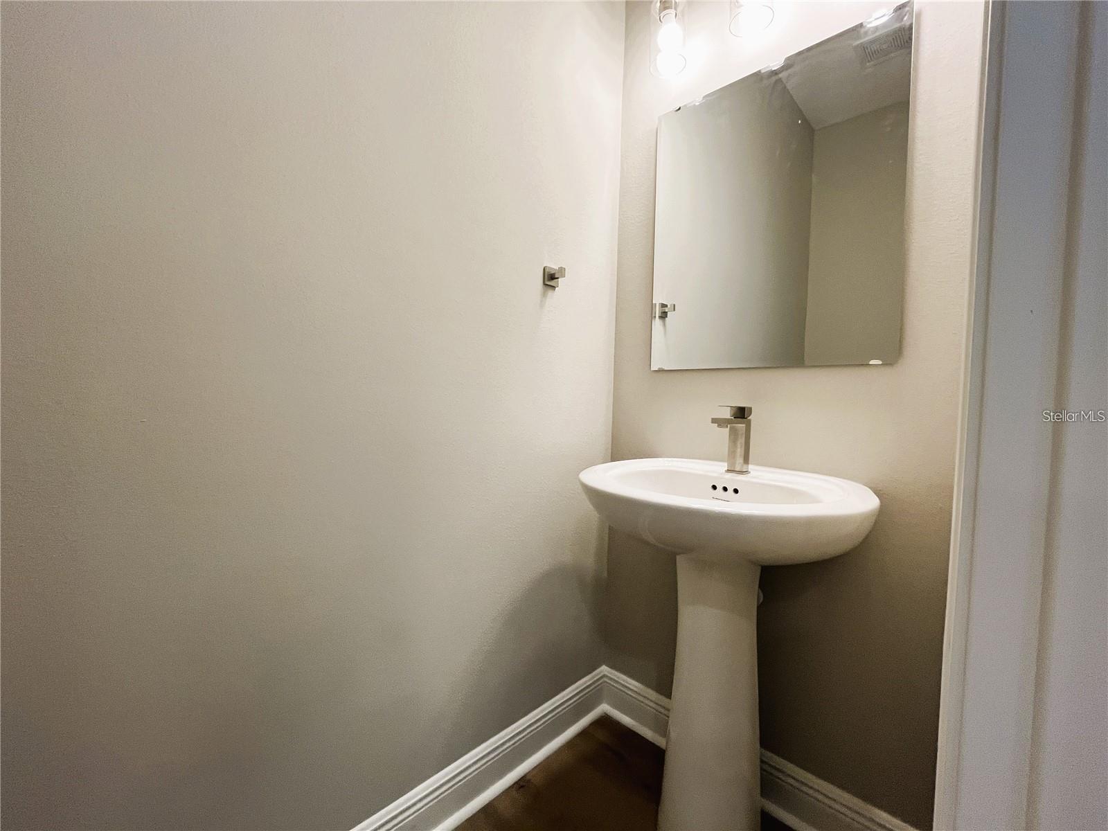 Image 14 of 27 For 2220 Bumby Avenue 120