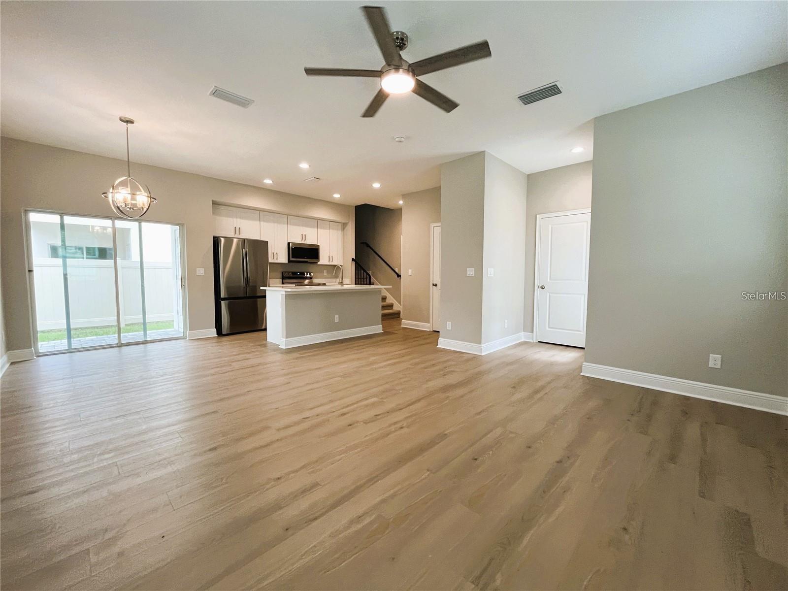 Image 4 of 27 For 2220 Bumby Avenue 120