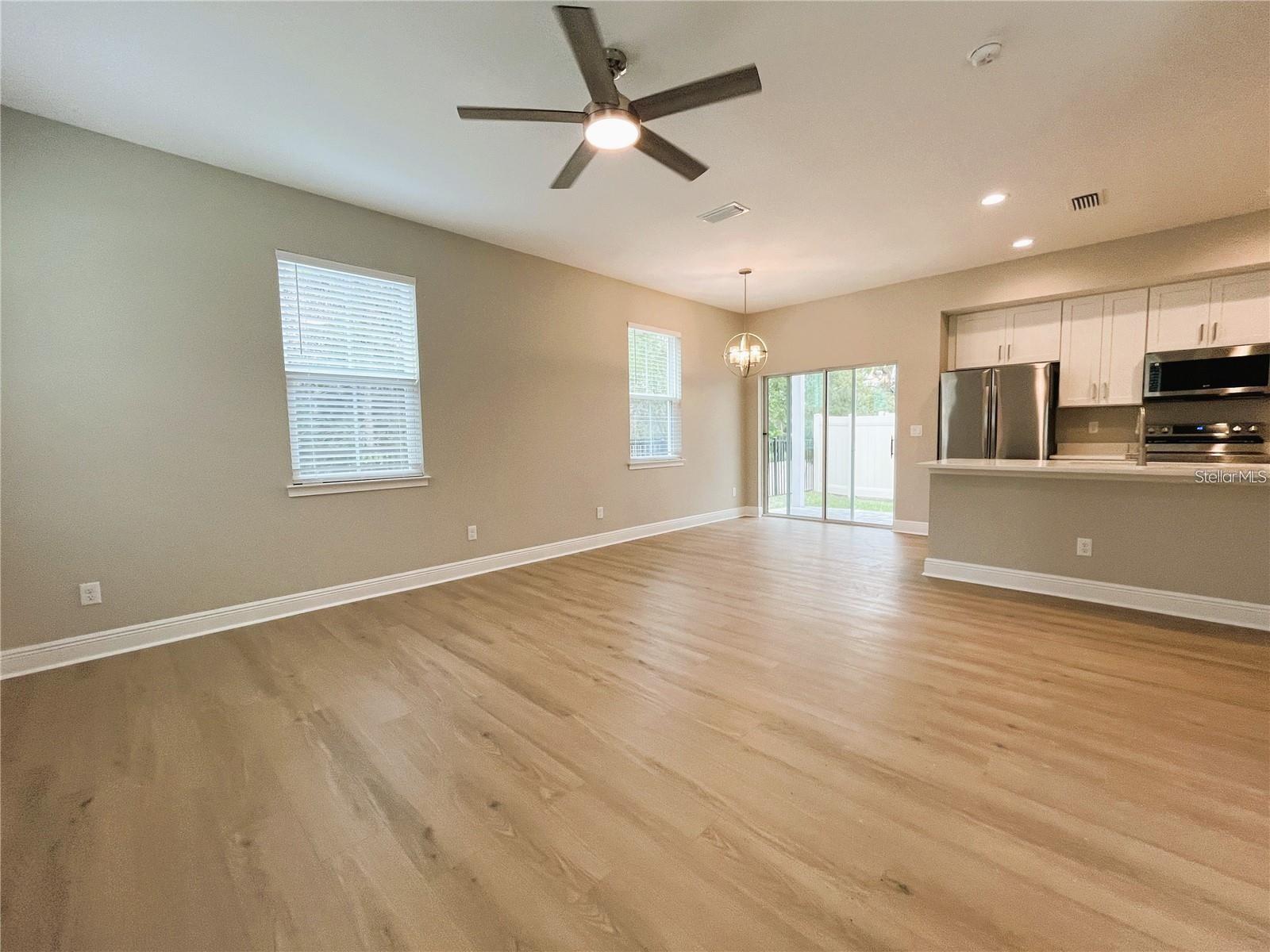 Image 5 of 27 For 2220 Bumby Avenue 120