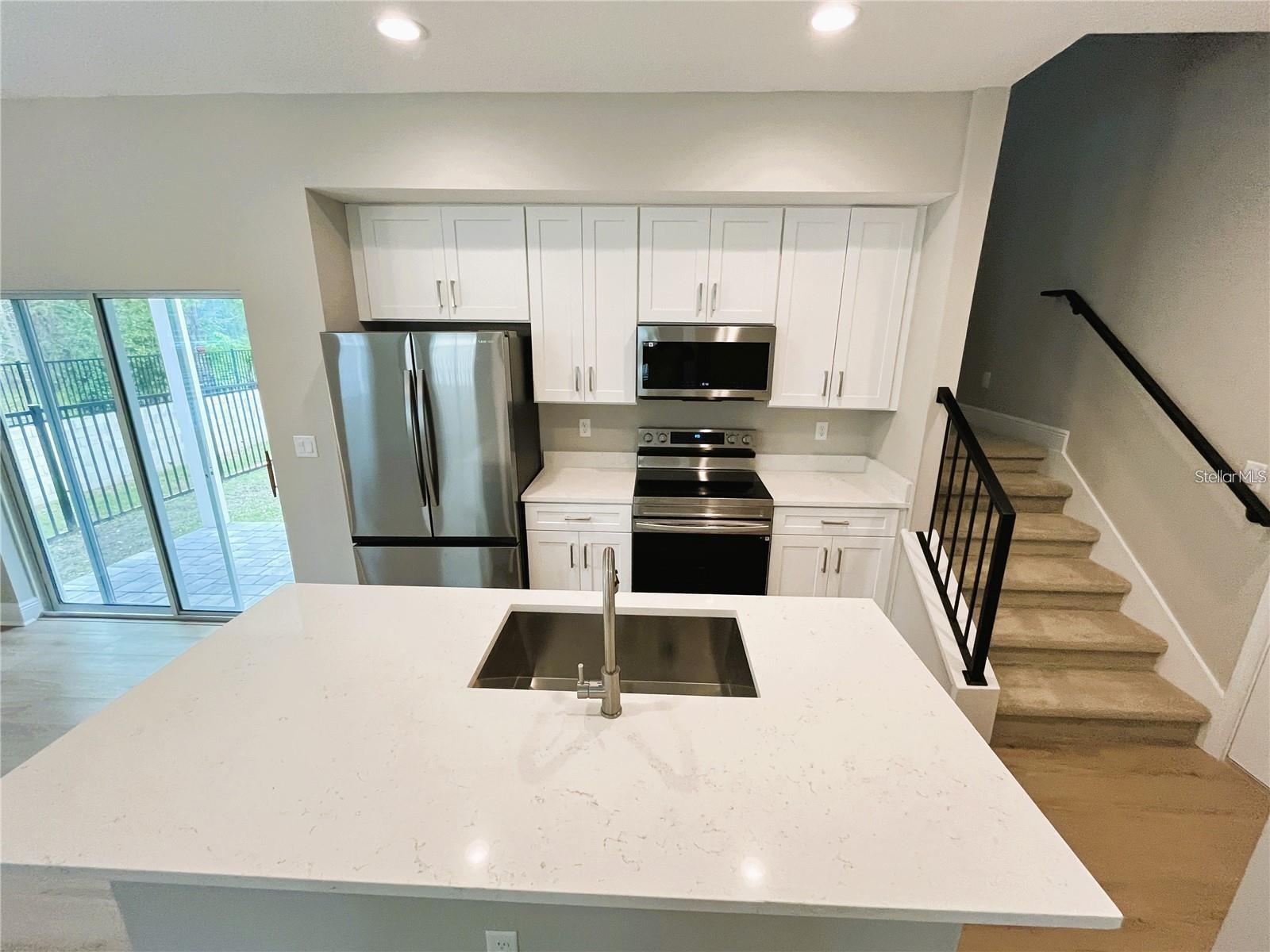 Image 9 of 27 For 2220 Bumby Avenue 120