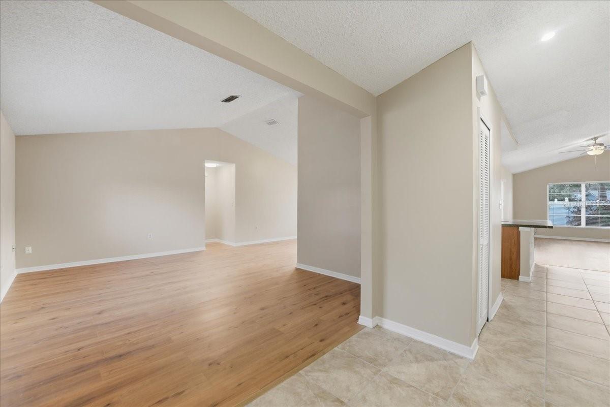 Image 3 of 15 For 1033 Catfish Creek Court