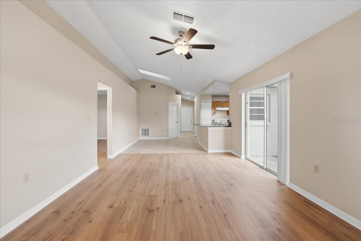 Image 5 of 15 For 1033 Catfish Creek Court