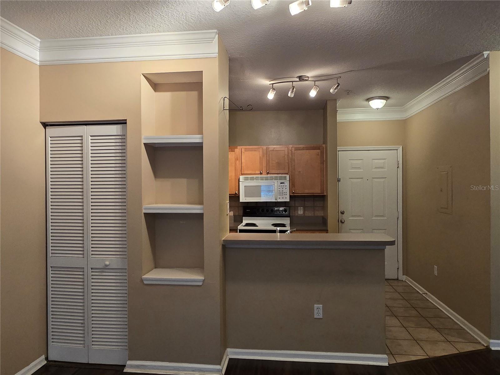 Image 9 of 38 For 4207 Dale Mabry Highway 8211