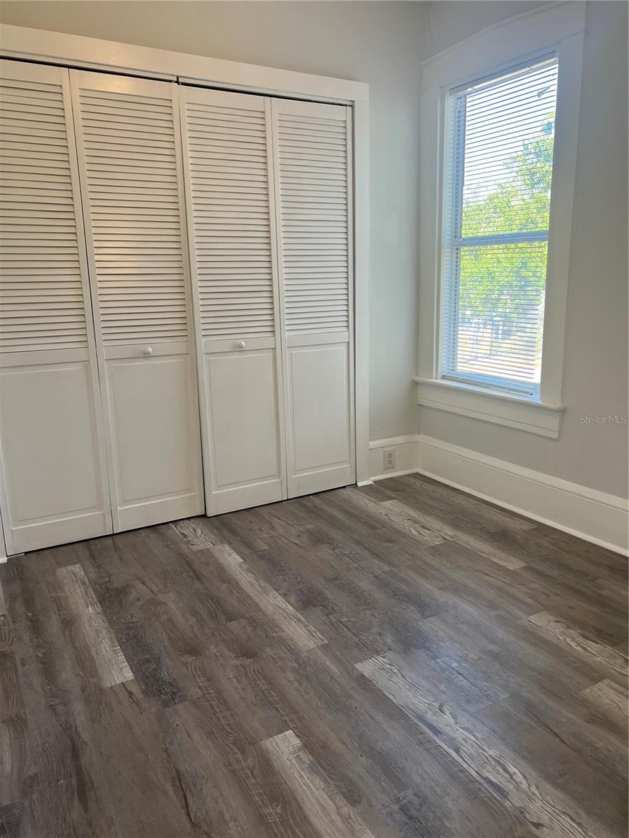 Image 3 of 14 For 209 Taylor Avenue 2