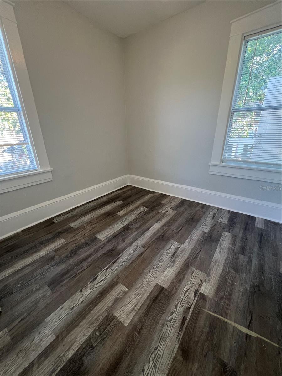 Image 4 of 14 For 209 Taylor Avenue 2