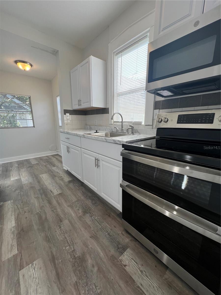 Image 6 of 14 For 209 Taylor Avenue 2