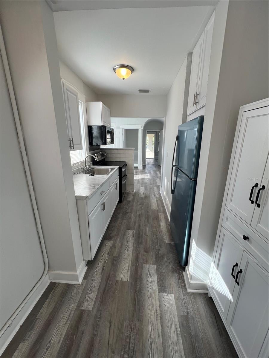 Image 9 of 14 For 209 Taylor Avenue 2