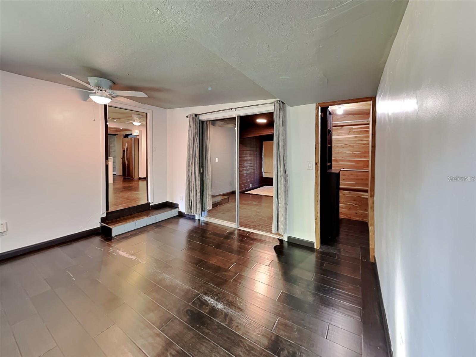 Image 10 of 18 For 10140 Lake Louisa Road A