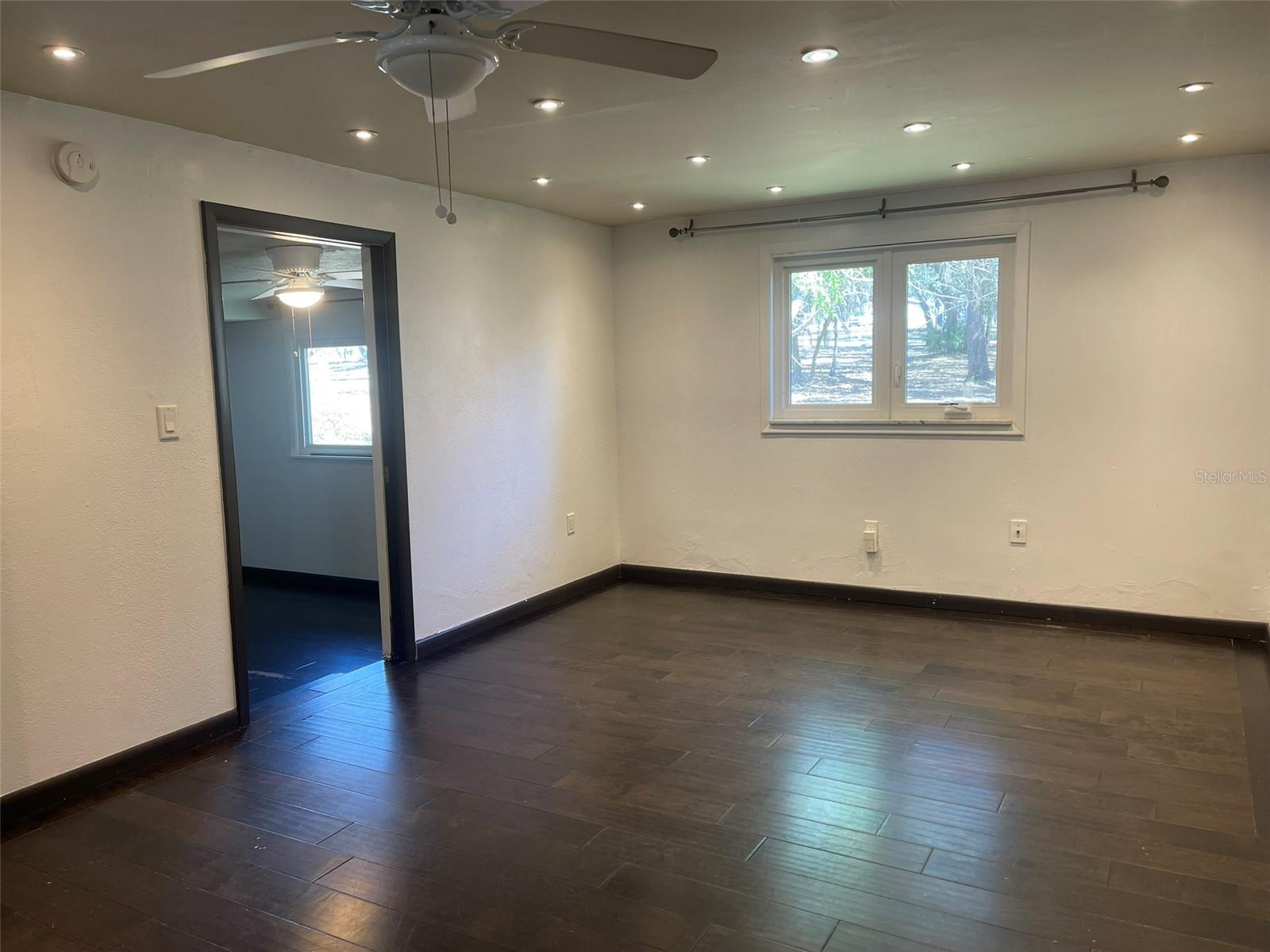 Image 4 of 18 For 10140 Lake Louisa Road A