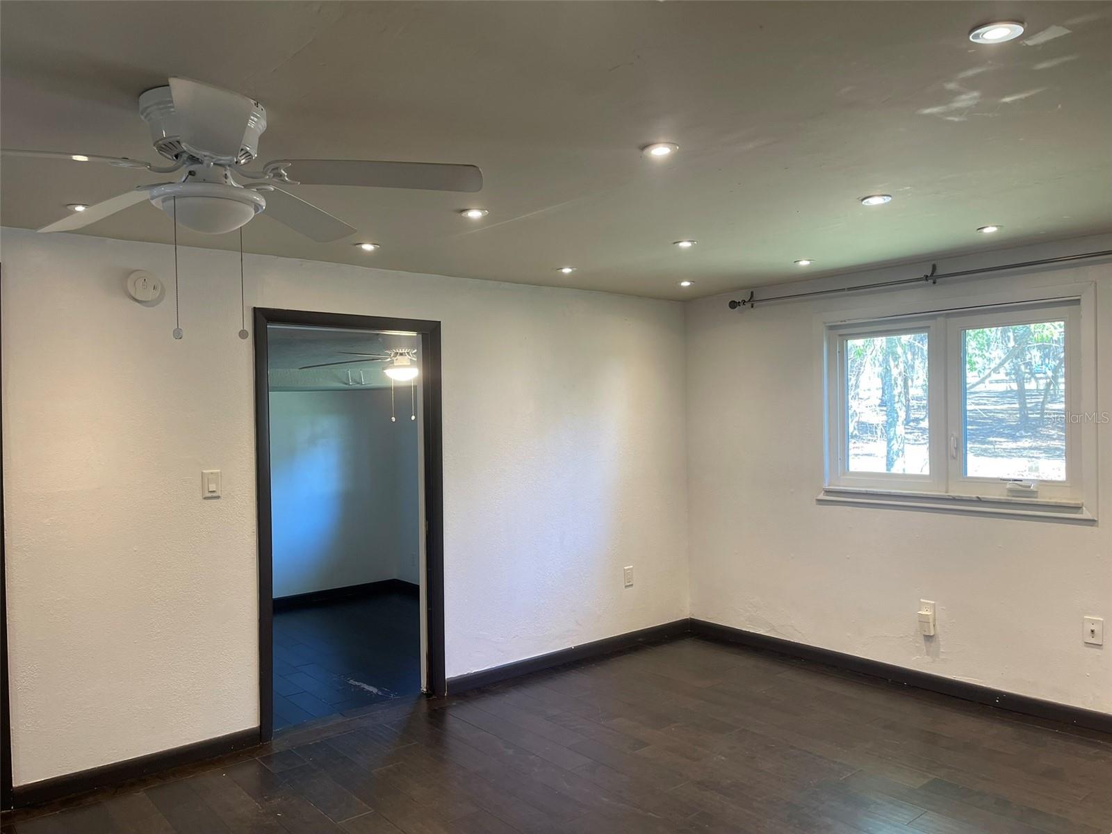 Image 6 of 18 For 10140 Lake Louisa Road A