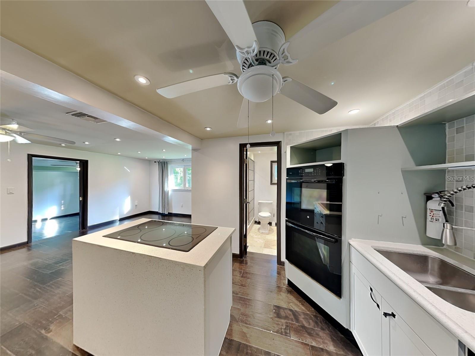 Image 8 of 18 For 10140 Lake Louisa Road A