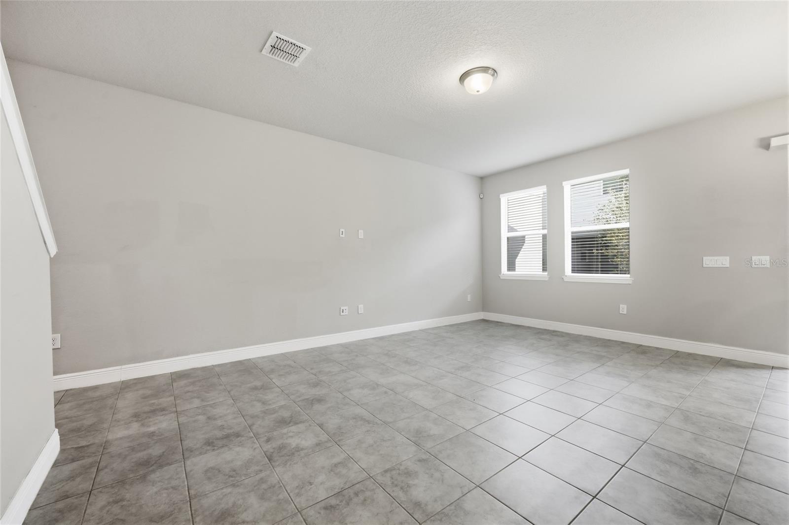 Image 9 of 31 For 2228 Shadowland Loop