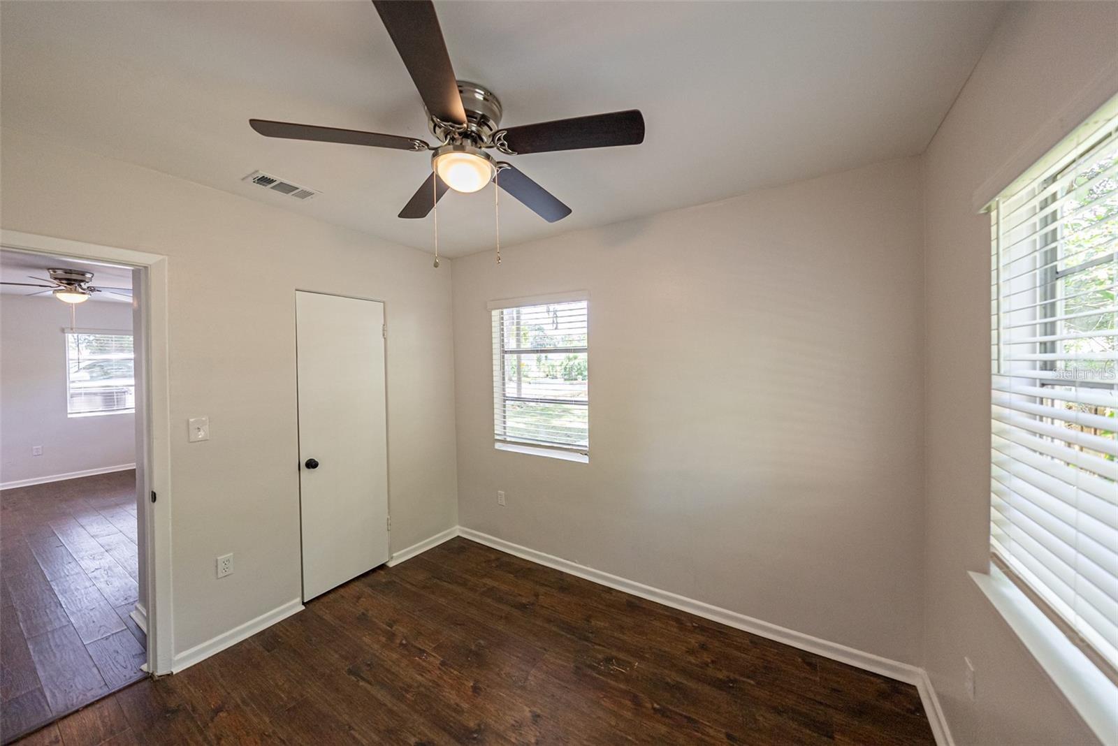 Image 11 of 23 For 1115 Mills Avenue