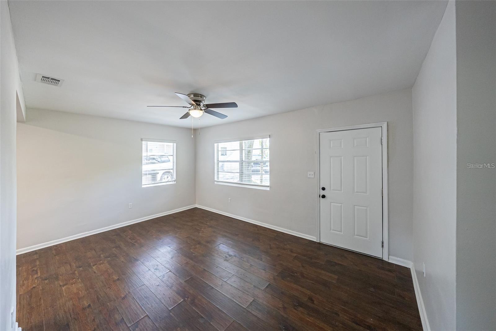 Image 13 of 23 For 1115 Mills Avenue