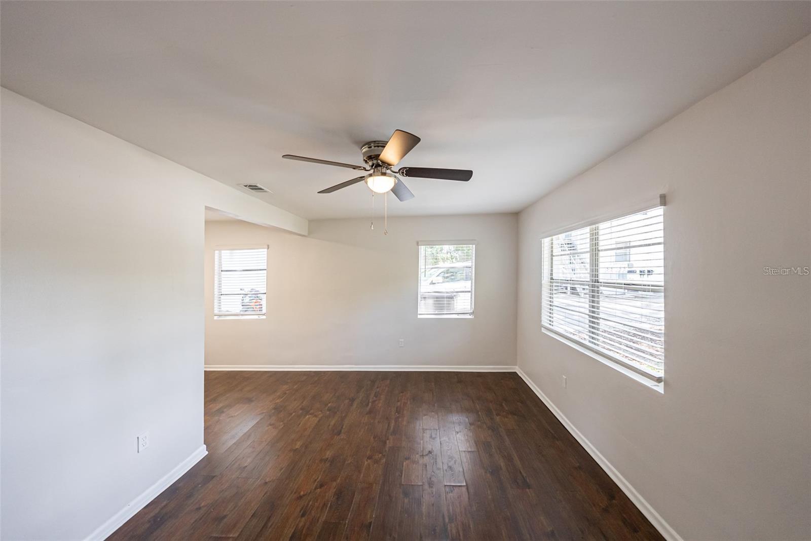 Image 14 of 23 For 1115 Mills Avenue