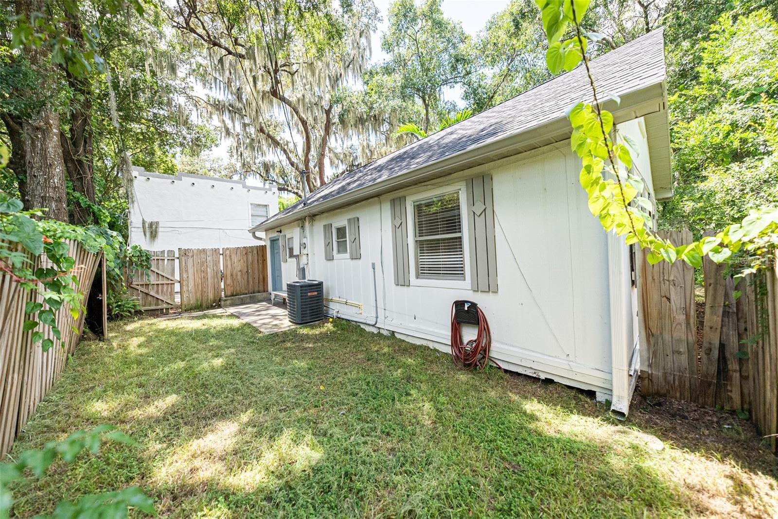 Image 19 of 23 For 1115 Mills Avenue