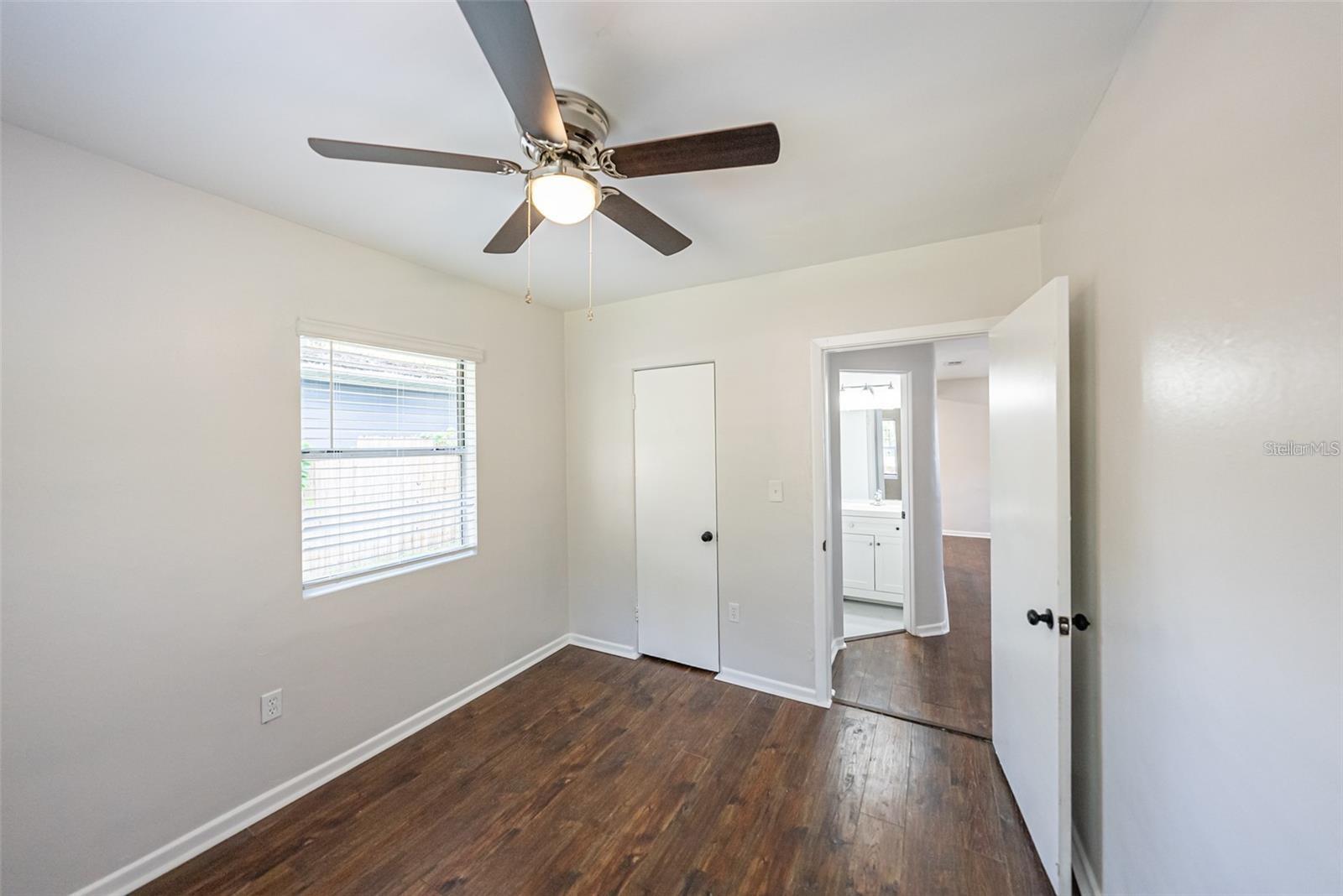 Image 7 of 23 For 1115 Mills Avenue