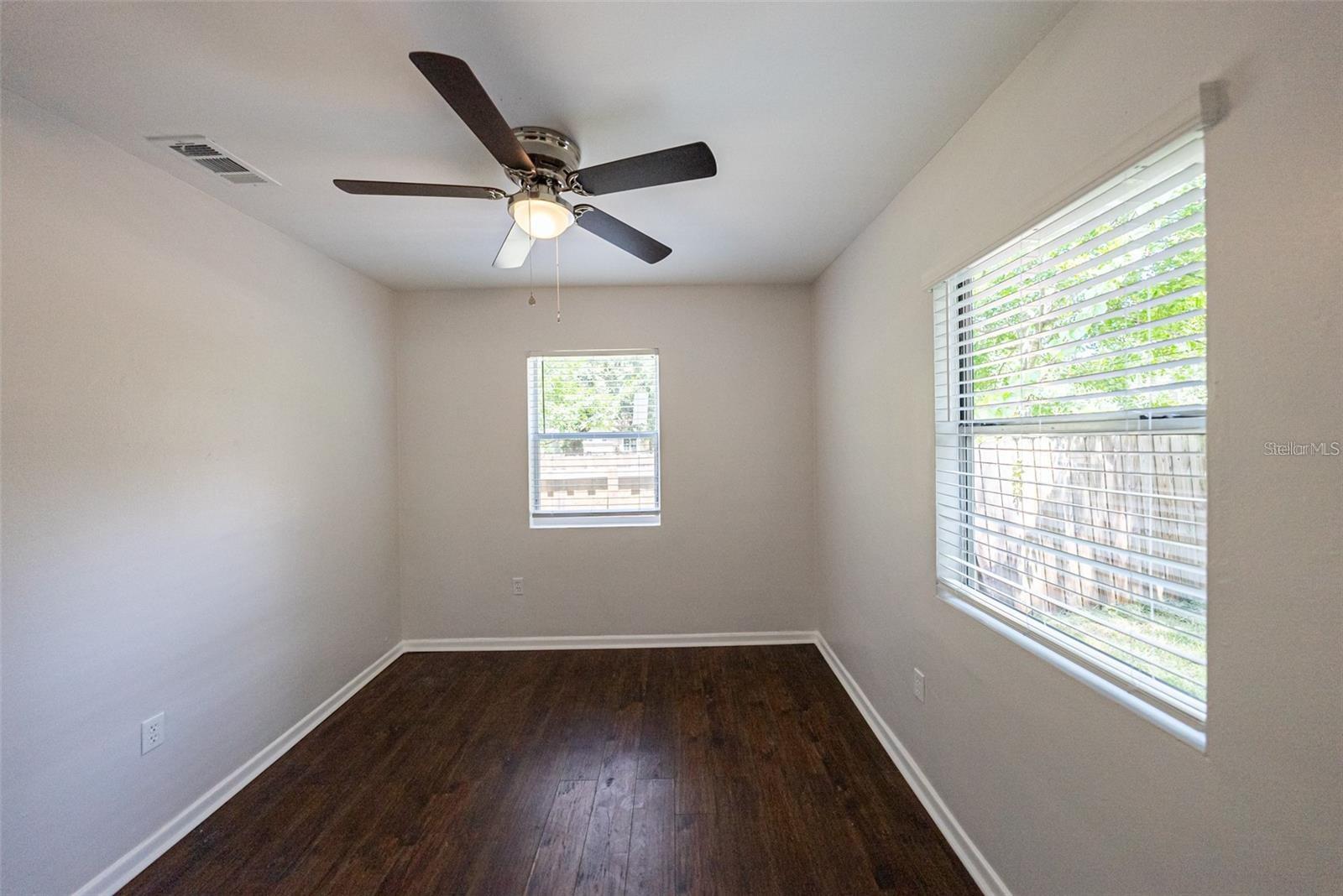 Image 8 of 23 For 1115 Mills Avenue