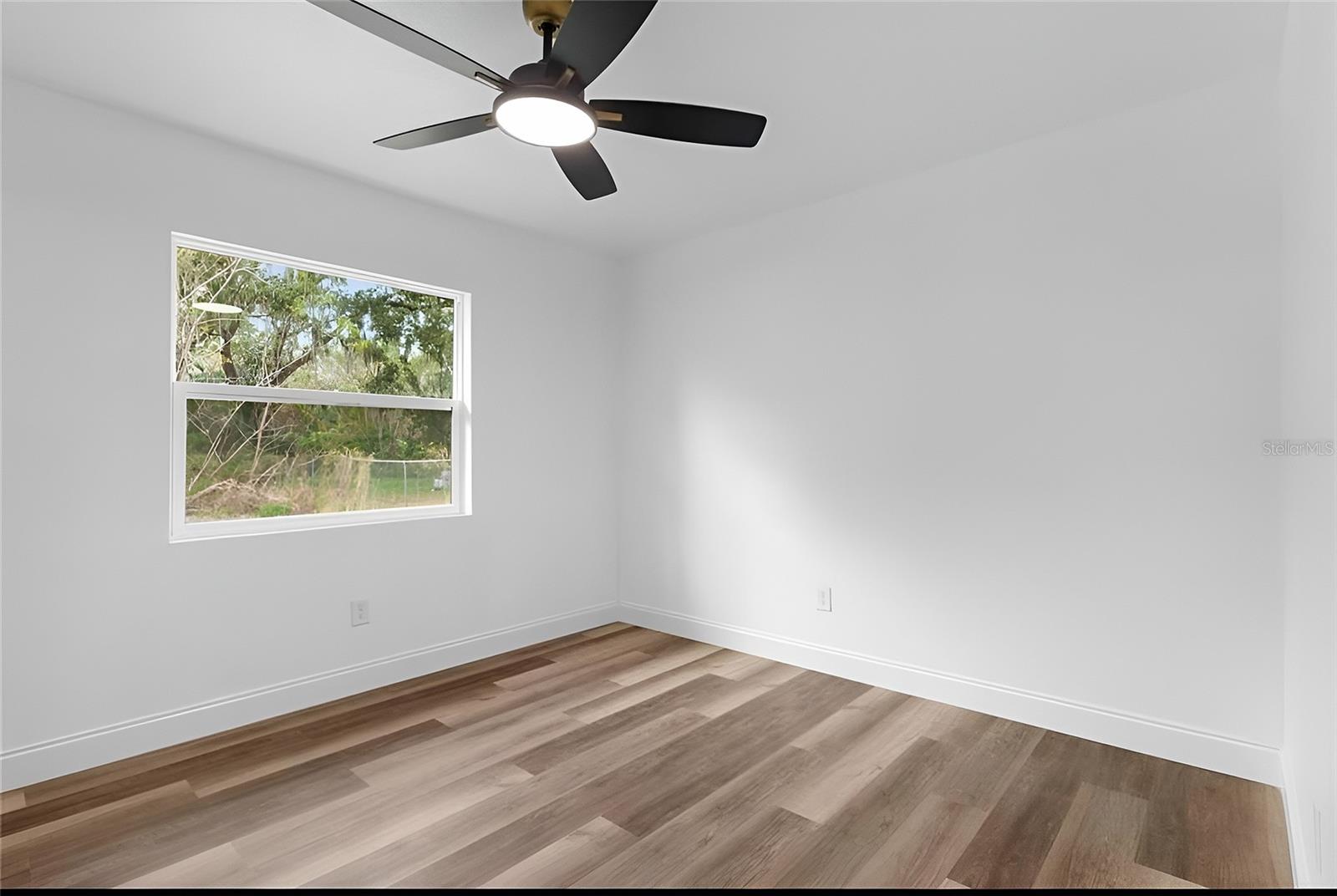 Image 13 of 19 For 216 Jean Street