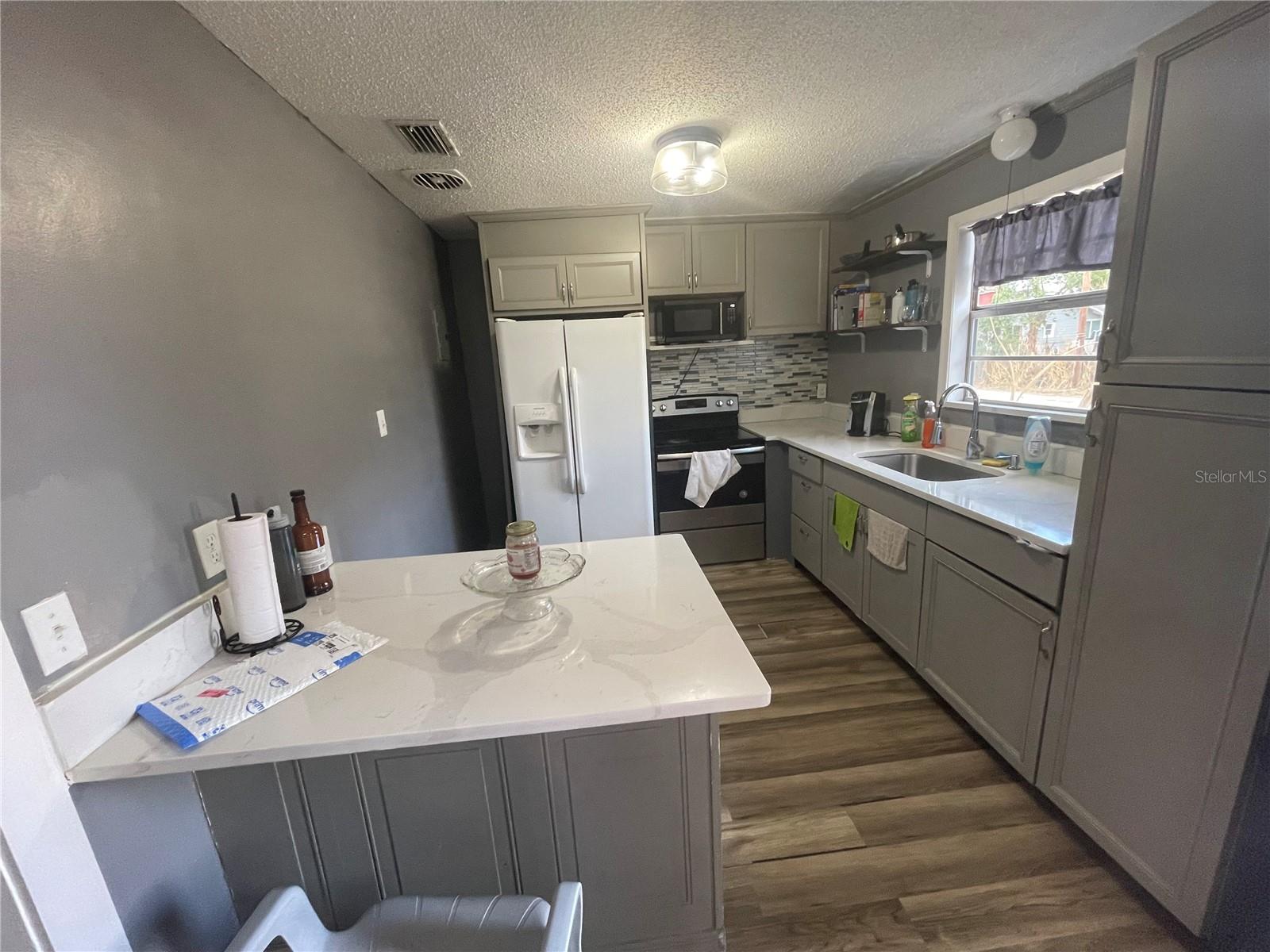 Image 10 of 10 For 1135 Holden Avenue