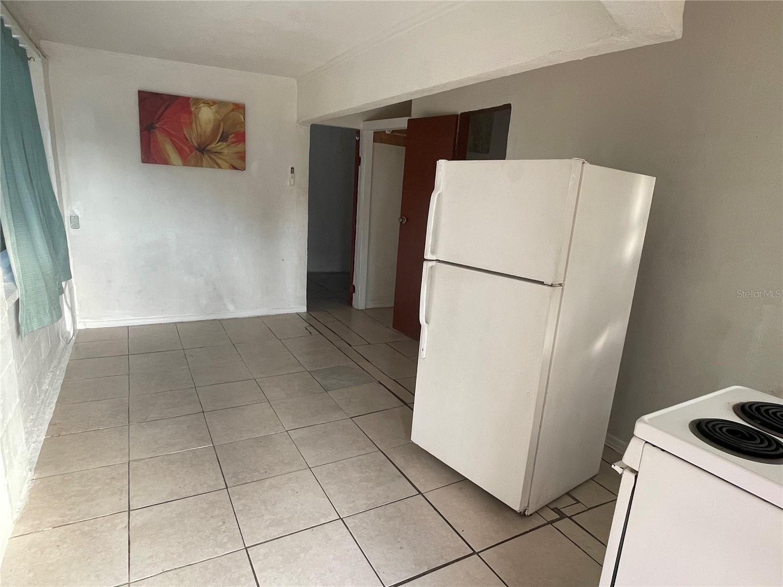 Image 4 of 10 For 1135 Holden Avenue