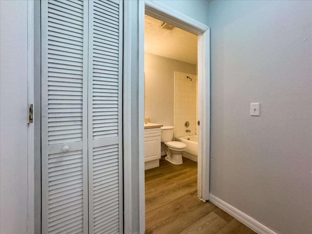 Image 11 of 13 For 102 Mango Drive Front Unit