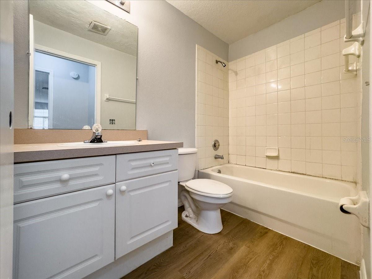 Image 12 of 13 For 102 Mango Drive Front Unit