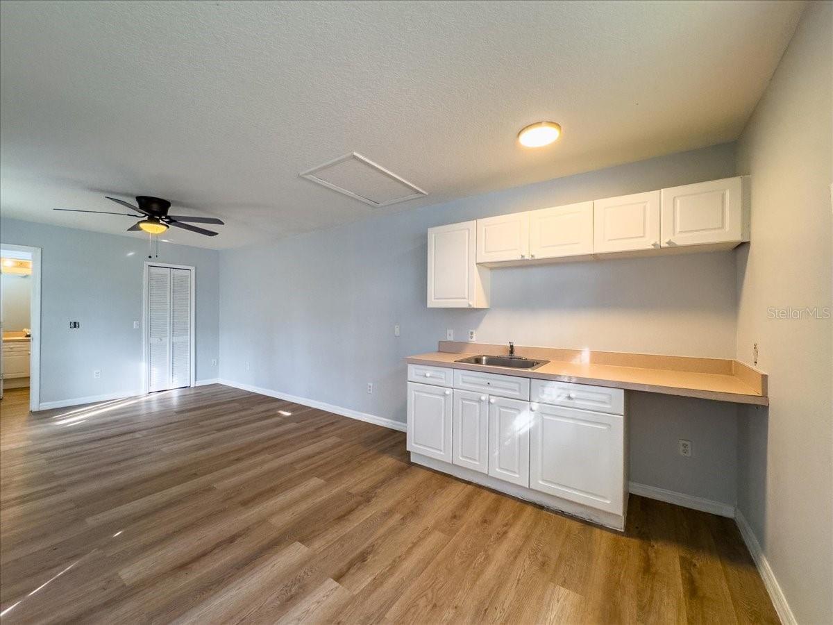 Image 3 of 13 For 102 Mango Drive Front Unit