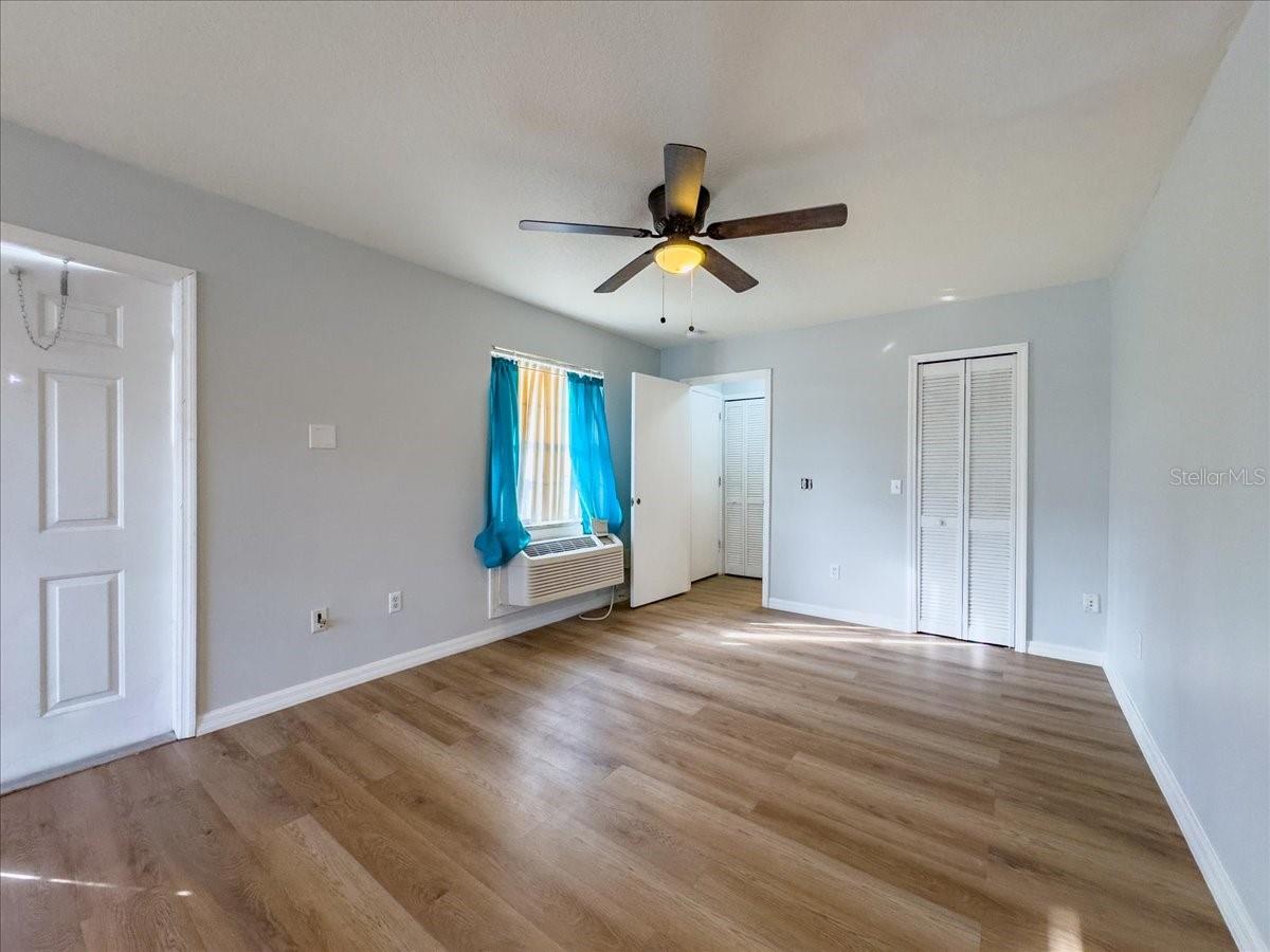 Image 7 of 13 For 102 Mango Drive Front Unit