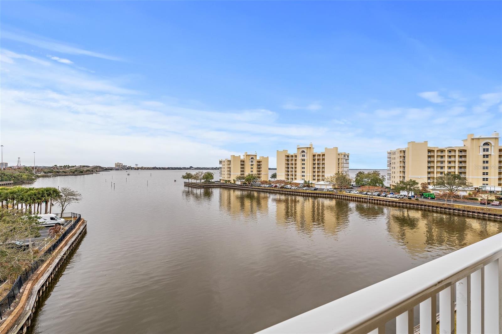 Image 2 of 47 For 134 Starboard Lane 402