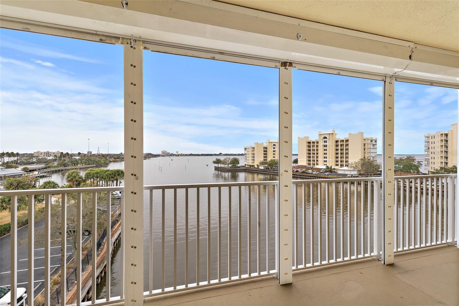 Image 4 of 47 For 134 Starboard Lane 402