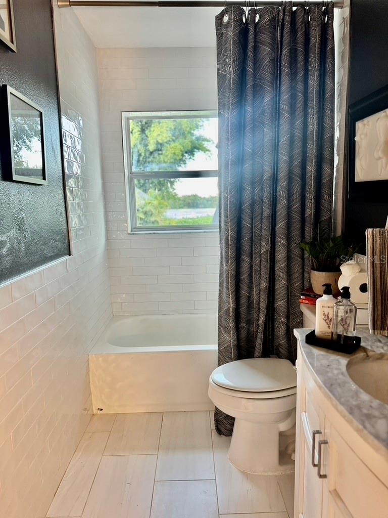 Image 18 of 87 For 1815 Barker Drive