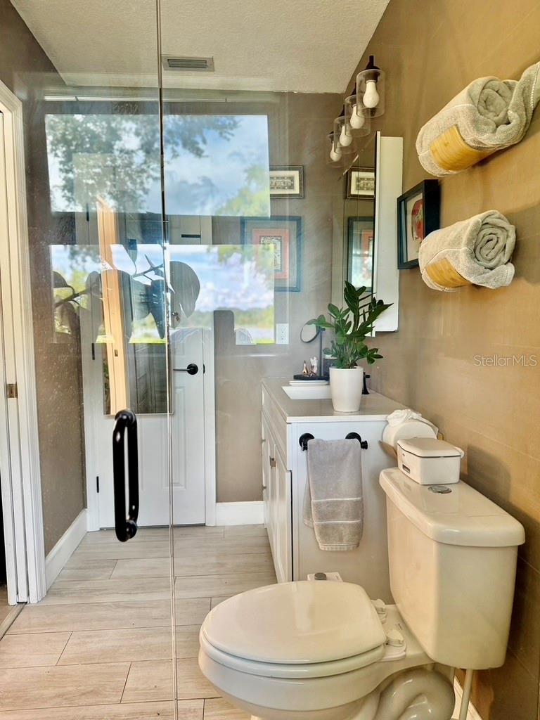 Image 24 of 87 For 1815 Barker Drive