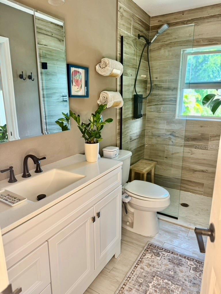 Image 61 of 87 For 1815 Barker Drive