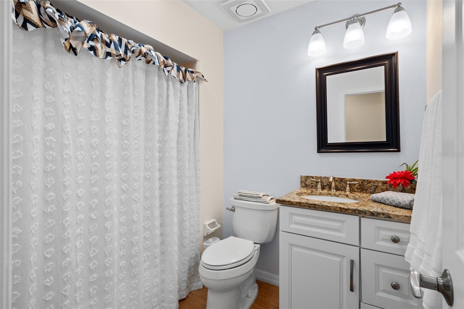 Image 19 of 33 For 476 Homer Avenue