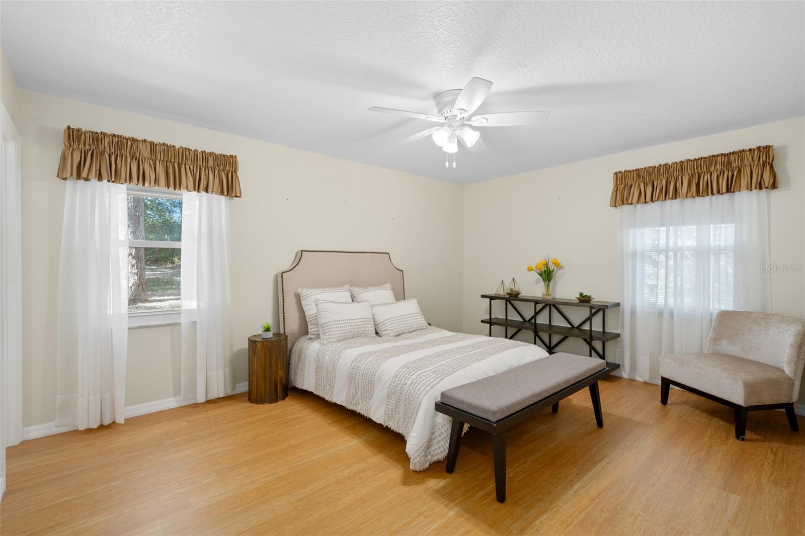 Image 20 of 33 For 476 Homer Avenue