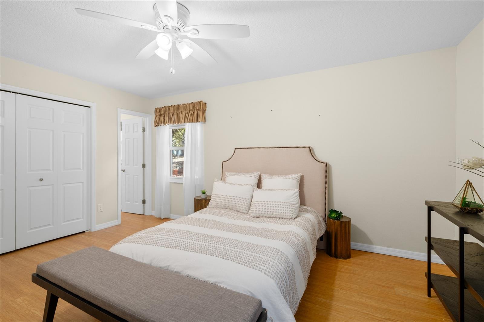 Image 21 of 33 For 476 Homer Avenue